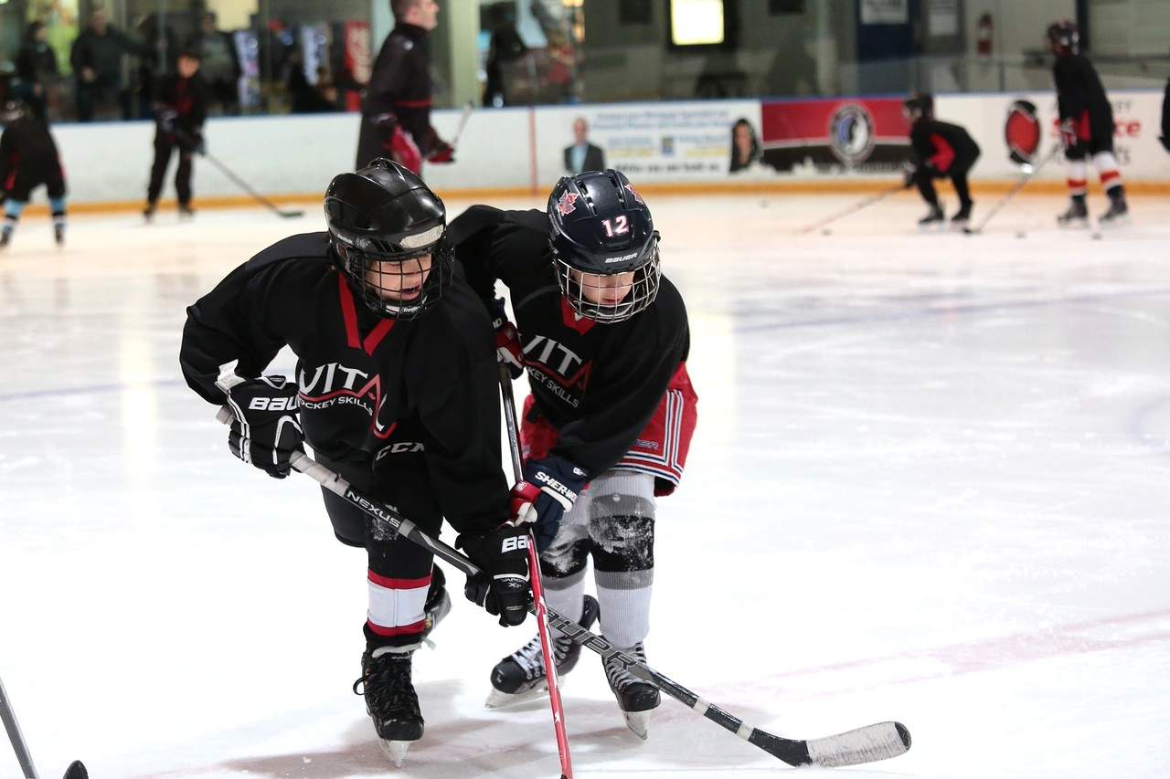 7 Tips to Stay Focused at Hockey Practice and Games